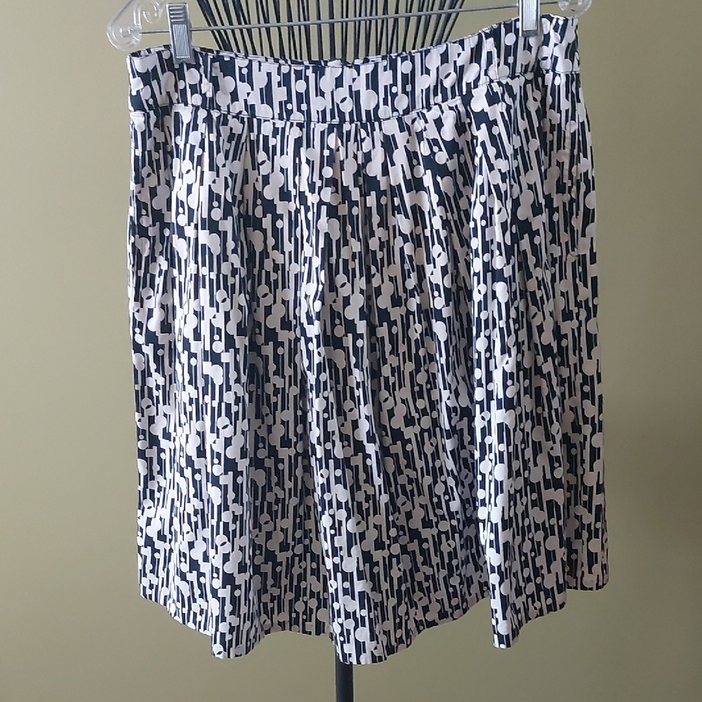 RESERVED, skirt size 42 (M) with pockets on both sides, Made in POLAND